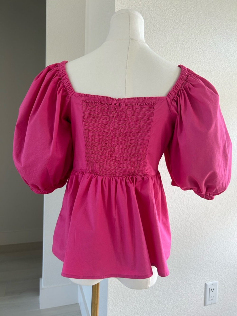 Crown & Ivy Barbie Pink Puff Sleeve Tie Front Babydoll Top Womens L - Picture 4 of 8